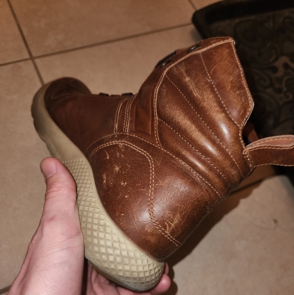 Timberland Hightop Shoes - Picture 2 of 10